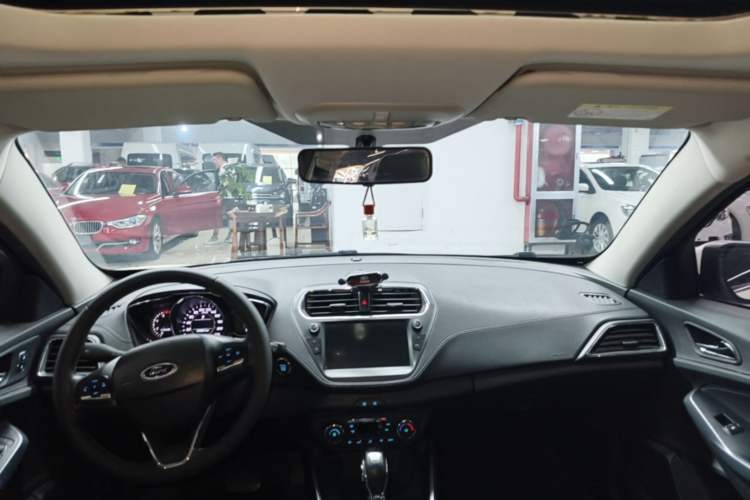 Used Ford Escort 2019 Revised Version 1.5L Automatic Enjoyment Type China VI Standard Headliner