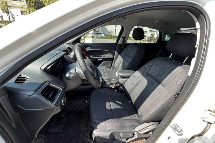 Used Ford Escort 2019 Revised 1.5L Automatic ZhiXiang Version (Tire Pressure Monitoring) China VI Standard Interior 1
