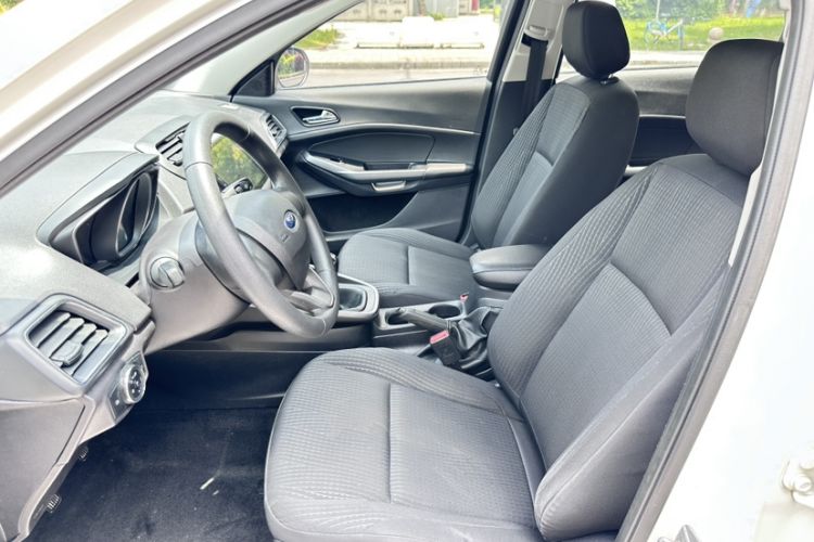 Used Ford Escort 2019 1.5L Manual ZhiXiang Version Interior 1
