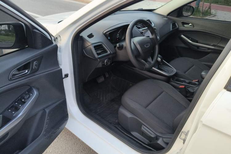 Used Ford Escort 2019 1.5L Automatic ZhiXiang Model Interior 1