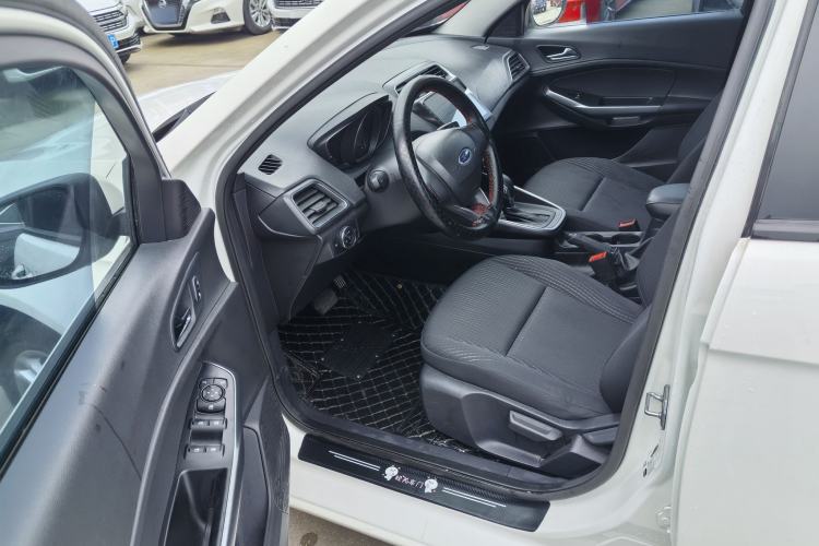 Used Ford Escort 2019 Revised 1.5L Automatic ZhiXiang Version (Tire Pressure Monitoring) China VI Standard Interior 1