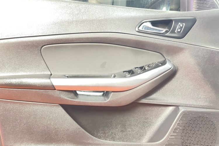 Used Ford Escort 2019 Revised Version 1.5L Manual "Quality Enjoyment" Trim (Tire Pressure Monitoring) China VI Standard Interior 10