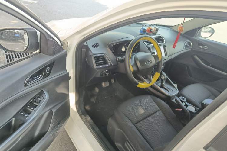 Used Ford Escort 2019 Revised 1.5L Automatic ZhiXiang Version China VI Standard Interior 3