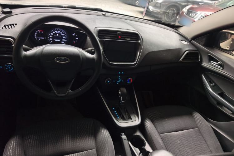Used Ford Escort 2019 Revised 1.5L Automatic ZhiXiang Version (Tire Pressure Monitoring) China VI Standard Interior 3