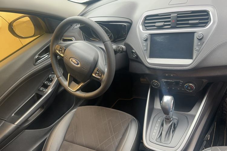 Used Ford Escort 2019 Revised Version 1.5L Automatic Enjoyment Type China VI Standard Interior 4