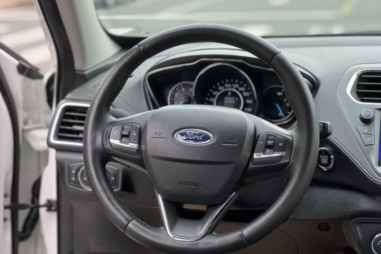 Used Ford Escort 2019 Revised Version 1.5L Automatic Enjoyment Type China VI Standard Interior 4