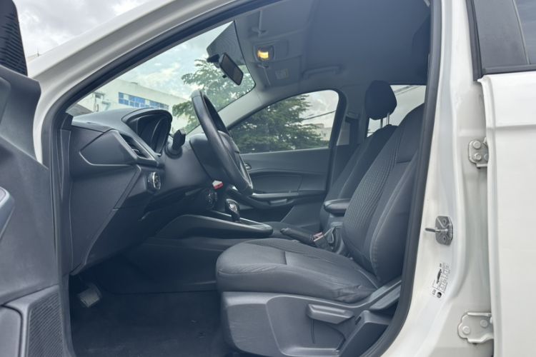 Used Ford Escort 2019 Revised 1.5L Automatic ZhiXiang Version (Tire Pressure Monitoring) China VI Standard Interior 4
