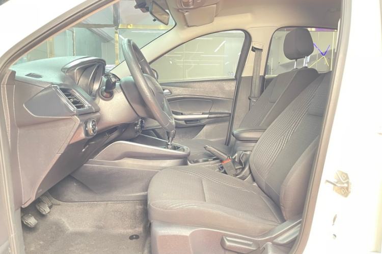 Used Ford Escort 2019 Revised Version 1.5L Manual "Quality Enjoyment" Trim (Tire Pressure Monitoring) China VI Standard Interior 6