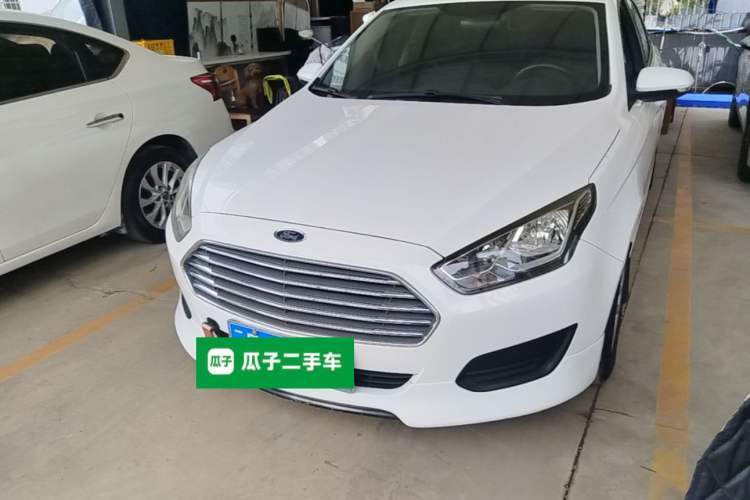 Ojetý Ford Escort 2019 Revised Version 1.5L Manual "Quality Enjoyment" Trim (Tire Pressure Monitoring) China VI Standard Guazi used car, China used car export, Used car for sale, Used  cars, Cheapest cars for sale