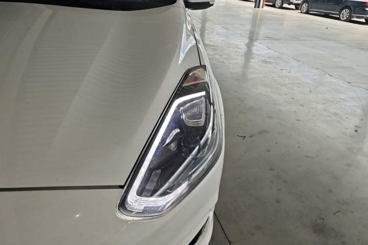 Used Ford Escort 2019 Revised Version 1.5L Automatic Zhenxiang Edition China VI Standard Left Front Headlight