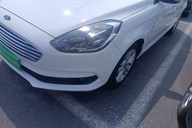 Used Ford Escort 2019 Revised Version 1.5L Automatic Enjoyment Type China VI Standard Left Front Headlight