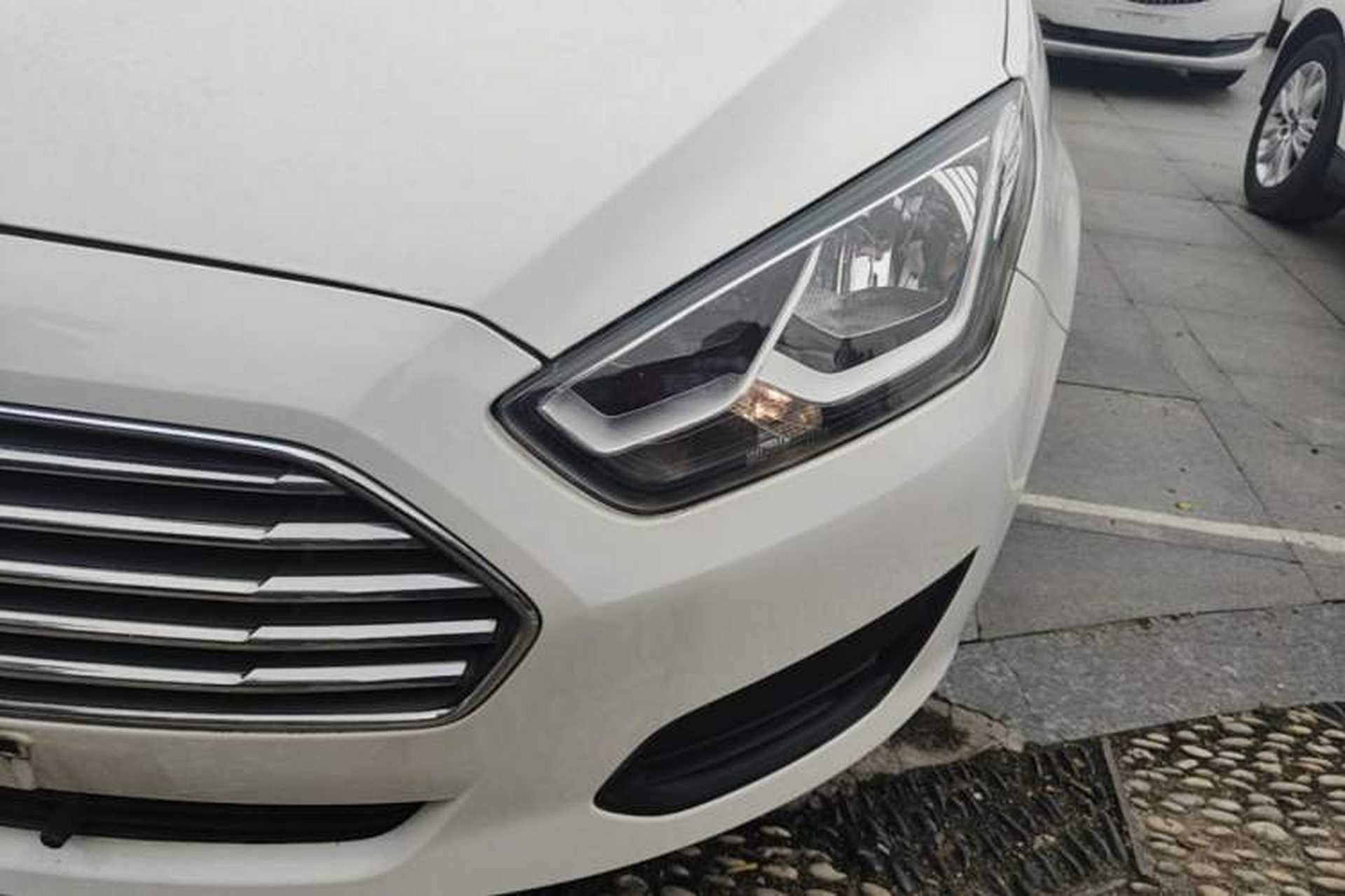 Used Ford Escort 2019 Revised 1.5L Automatic ZhiXiang Version (Tire Pressure Monitoring) China VI Standard Left Front Headlight