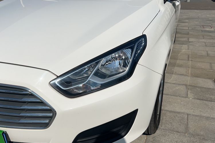Used Ford Escort 2019 Revised 1.5L Automatic ZhiXiang Version (Tire Pressure Monitoring) China VI Standard Left Front Headlight