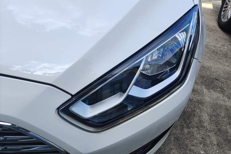 Used Ford Escort 2019 Revised 1.5L Automatic ZhiXiang Version (Tire Pressure Monitoring) China VI Standard Left Front Headlight