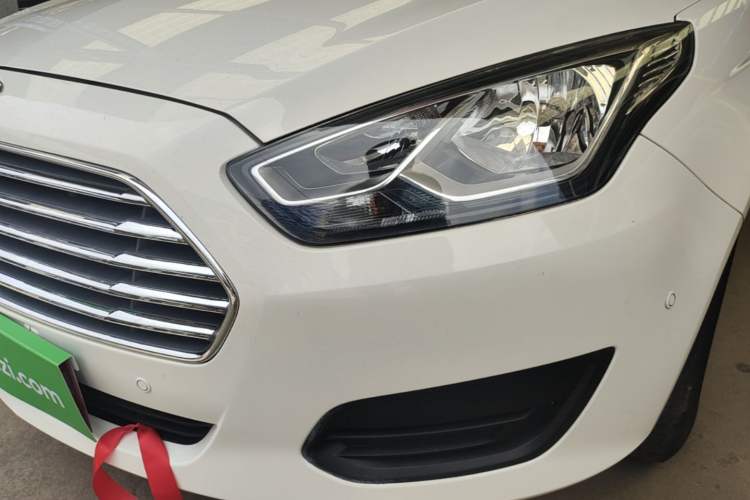 Used Ford Escort 2019 Revised 1.5L Automatic ZhiXiang Version (Tire Pressure Monitoring) China VI Standard Left Front Headlight