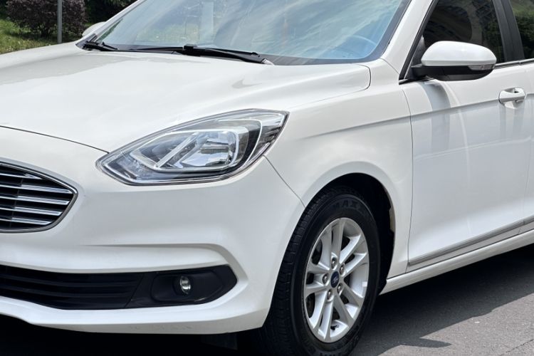 Used Ford Escort 2019 1.5L Manual ZhiXiang Version Left Front Headlight
