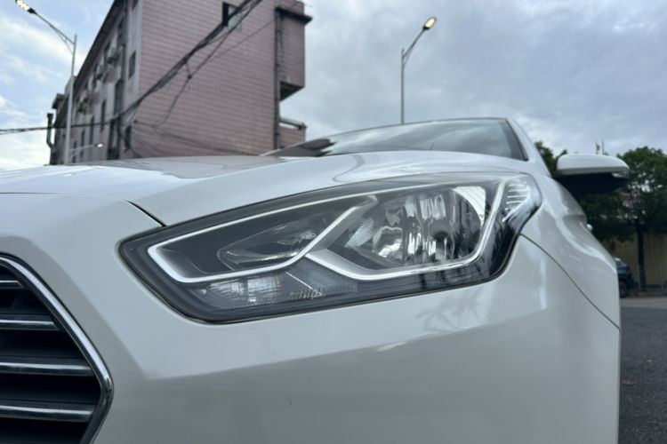 Used Ford Escort 2019 Revised 1.5L Automatic ZhiXiang Version (Tire Pressure Monitoring) China VI Standard Left Front Headlight