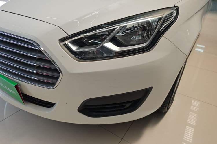 Used Ford Escort 2019 Revised Version 1.5L Manual Quality Enjoyment Type China VI Standard Left Front Headlight