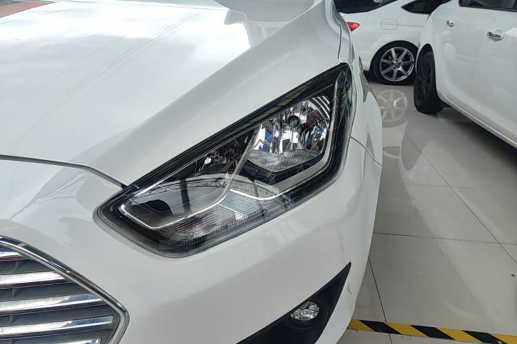 Used Ford Escort 2019 Revised 1.5L Automatic ZhiXiang Version (Tire Pressure Monitoring) China VI Standard Left Front Headlight