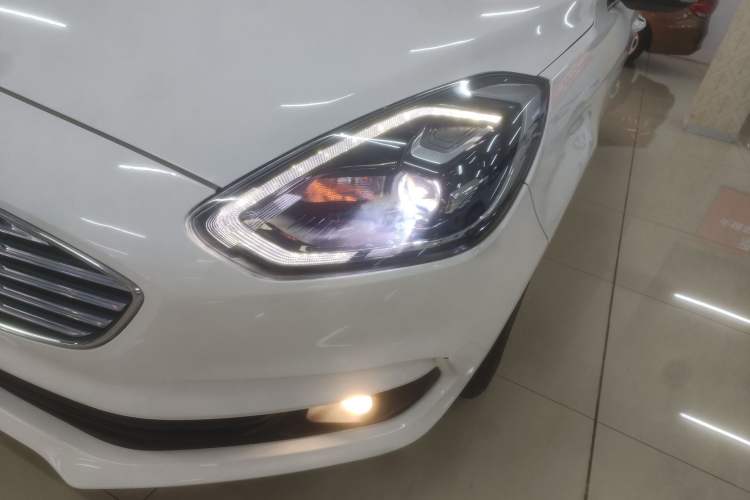 Used Ford Escort 2019 Revised Version 1.5L Automatic Enjoyment Type China VI Standard Left Front Headlight