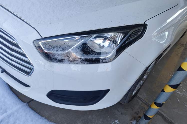 Used Ford Escort 2019 Revised 1.5L Automatic ZhiXiang Version (Tire Pressure Monitoring) China VI Standard Left Front Headlight