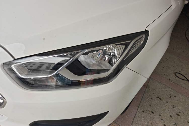 Used Ford Escort 2019 Revised 1.5L Automatic ZhiXiang Version (Tire Pressure Monitoring) China VI Standard Left Front Headlight