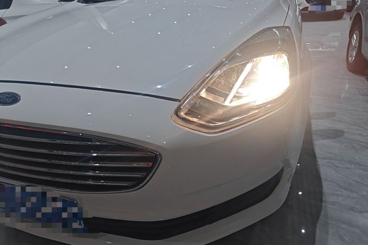 Used Ford Escort 2019 1.5L Automatic ZhiXiang Model Left Front Headlight