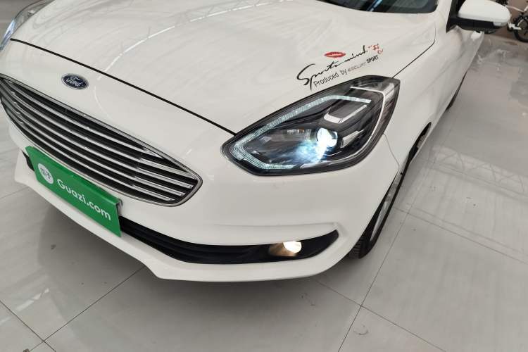 Used Ford Escort 2019 Revised Version 1.5L Automatic Enjoyment Type China VI Standard Left Front Headlight