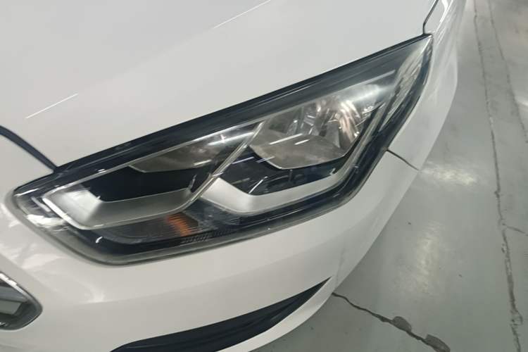 Used Ford Escort 2019 Revised 1.5L Automatic ZhiXiang Version China VI Standard Left Front Headlight