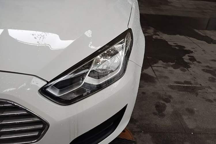 Used Ford Escort 2019 Revised 1.5L Automatic ZhiXiang Version (Tire Pressure Monitoring) China VI Standard Left Front Headlight