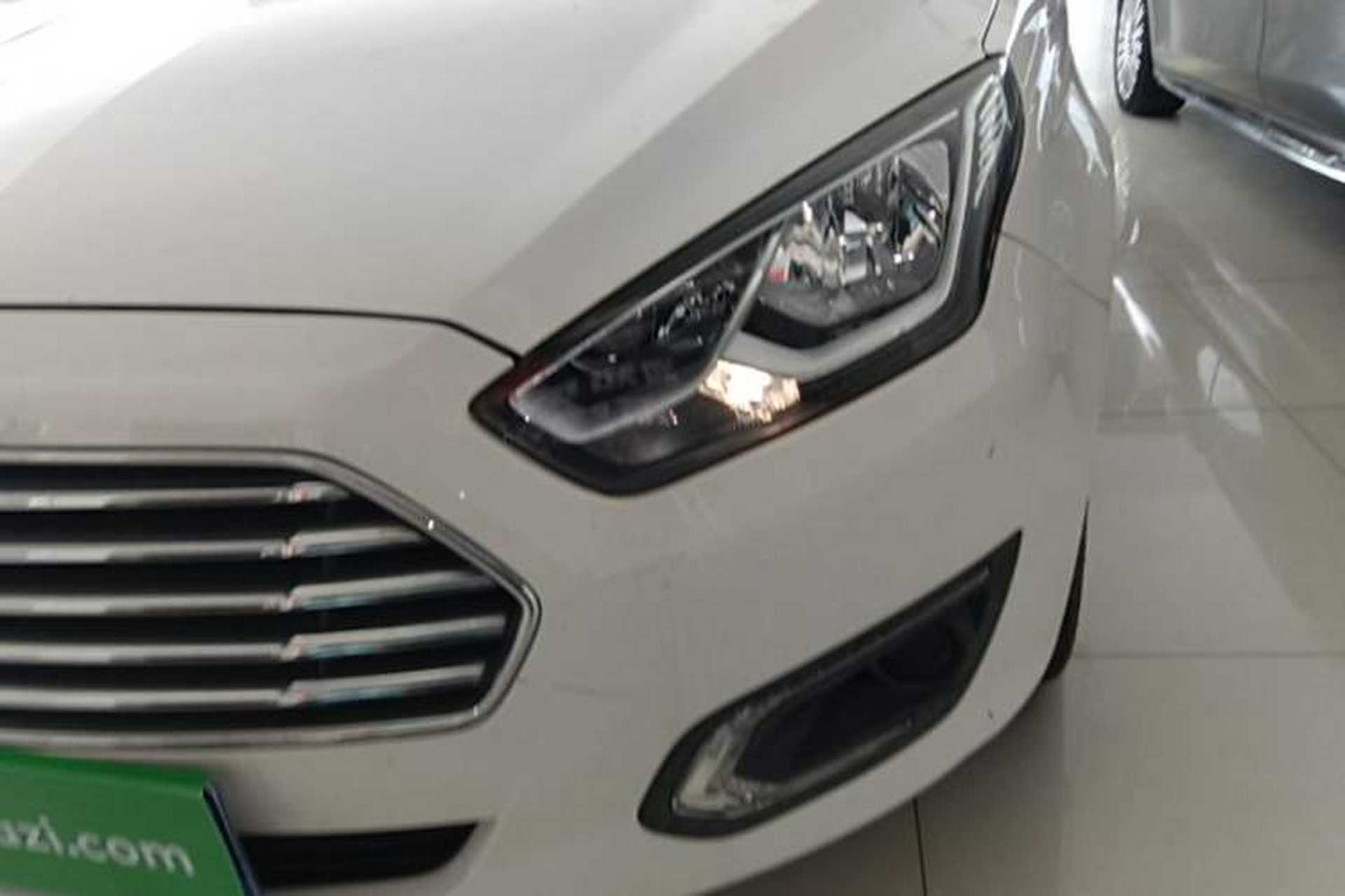 Used Ford Escort 2019 Revised 1.5L Automatic ZhiXiang Version (Tire Pressure Monitoring) China VI Standard Left Front Headlight