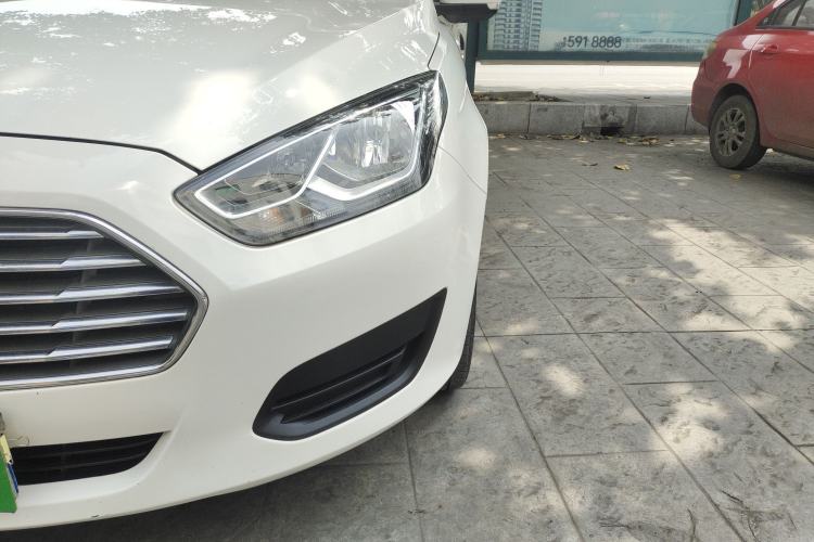 Used Ford Escort 2019 Revised 1.5L Automatic ZhiXiang Version (Tire Pressure Monitoring) China VI Standard Left Front Headlight