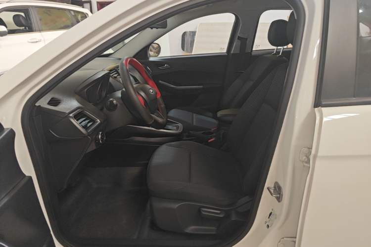 Used Ford Escort 2019 Revised 1.5L Automatic ZhiXiang Version (Tire Pressure Monitoring) China VI Standard Left Front Seat