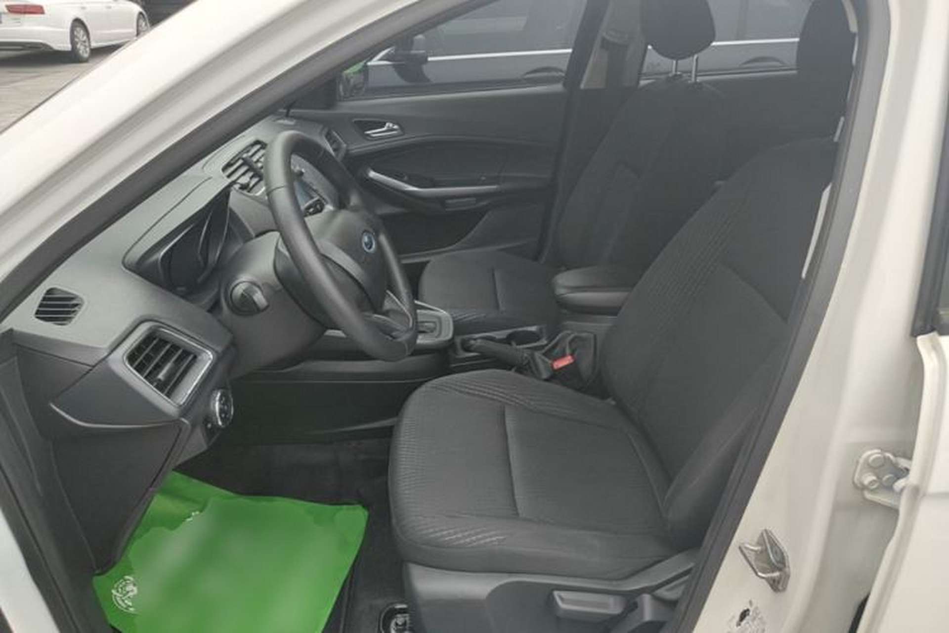 Used Ford Escort 2019 Revised 1.5L Automatic ZhiXiang Version (Tire Pressure Monitoring) China VI Standard Left Front Seat