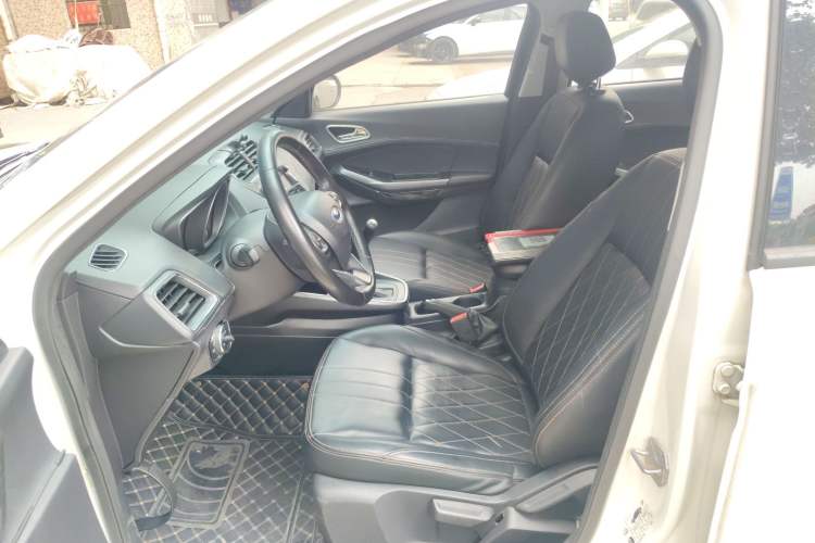 Used Ford Escort 2019 Revised 1.5L Automatic ZhiXiang Version (Tire Pressure Monitoring) China VI Standard Left Front Seat