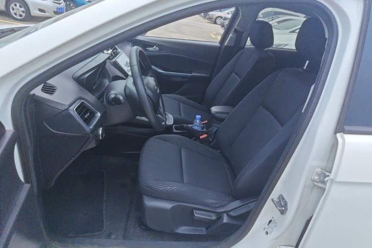 Used Ford Escort 2019 Revised 1.5L Automatic ZhiXiang Version (Tire Pressure Monitoring) China VI Standard Left Front Seat