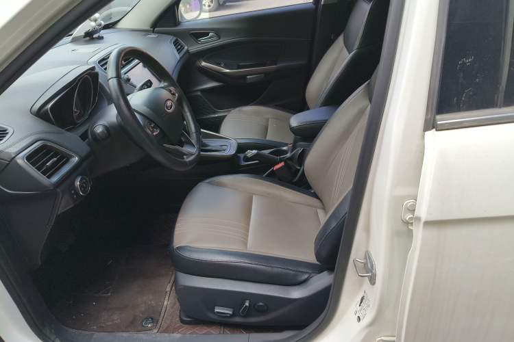 Used Ford Escort 2019 EcoBoost 125 Automatic Luxury Edition Left Front Seat