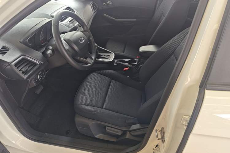 Used Ford Escort 2019 Revised 1.5L Automatic ZhiXiang Version (Tire Pressure Monitoring) China VI Standard Left Front Seat