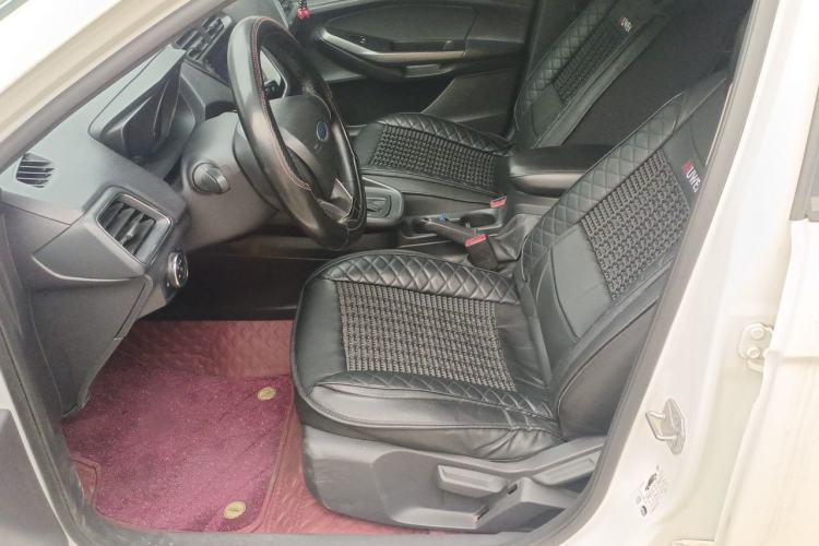 Used Ford Escort 2019 Revised 1.5L Automatic ZhiXiang Version (Tire Pressure Monitoring) China VI Standard Left Front Seat