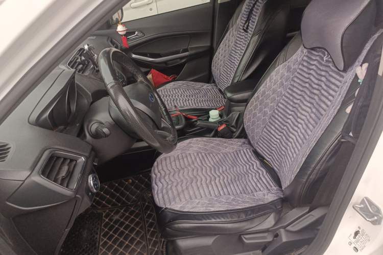 Used Ford Escort 2019 Revised 1.5L Automatic ZhiXiang Version (Tire Pressure Monitoring) China VI Standard Left Front Seat