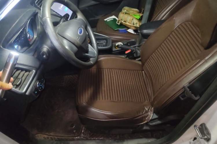 Used Ford Escort 2019 Revised 1.5L Automatic ZhiXiang Version (Tire Pressure Monitoring) China VI Standard Left Front Seat