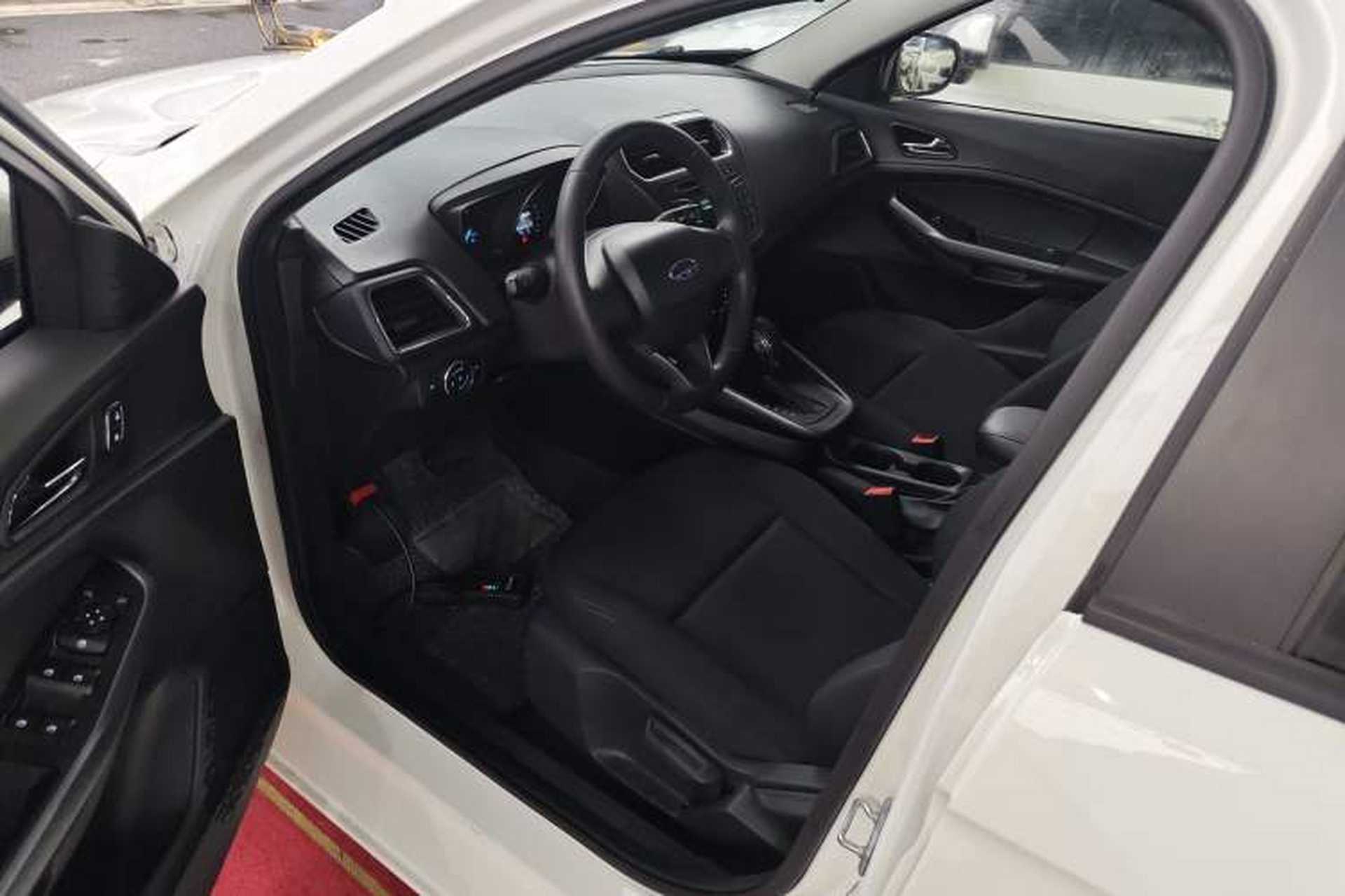 Used Ford Escort 2019 Revised 1.5L Automatic ZhiXiang Version (Tire Pressure Monitoring) China VI Standard Left Front Seat