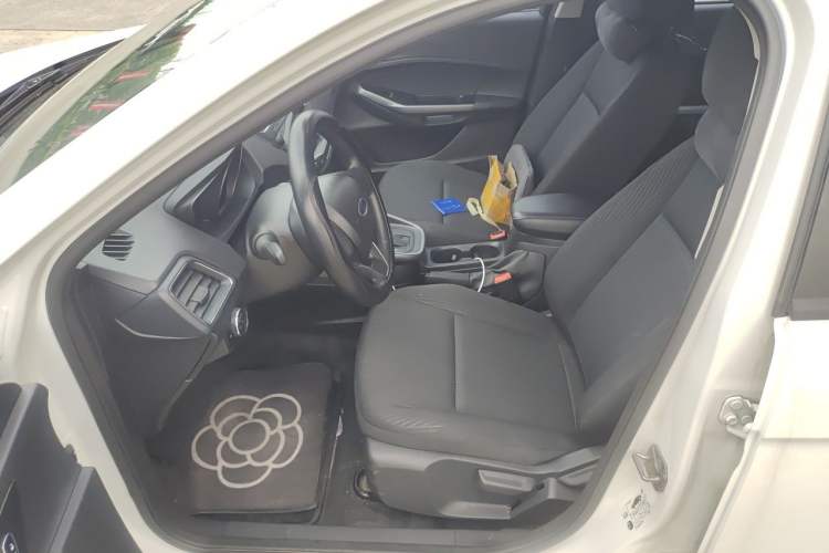 Used Ford Escort 2019 Revised 1.5L Automatic ZhiXiang Version (Tire Pressure Monitoring) China VI Standard Left Front Seat