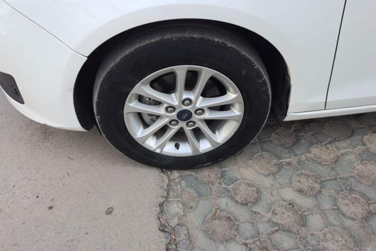 Used Ford Escort 2019 Revised 1.5L Automatic ZhiXiang Version (Tire Pressure Monitoring) China VI Standard Left Front Wheel Hub