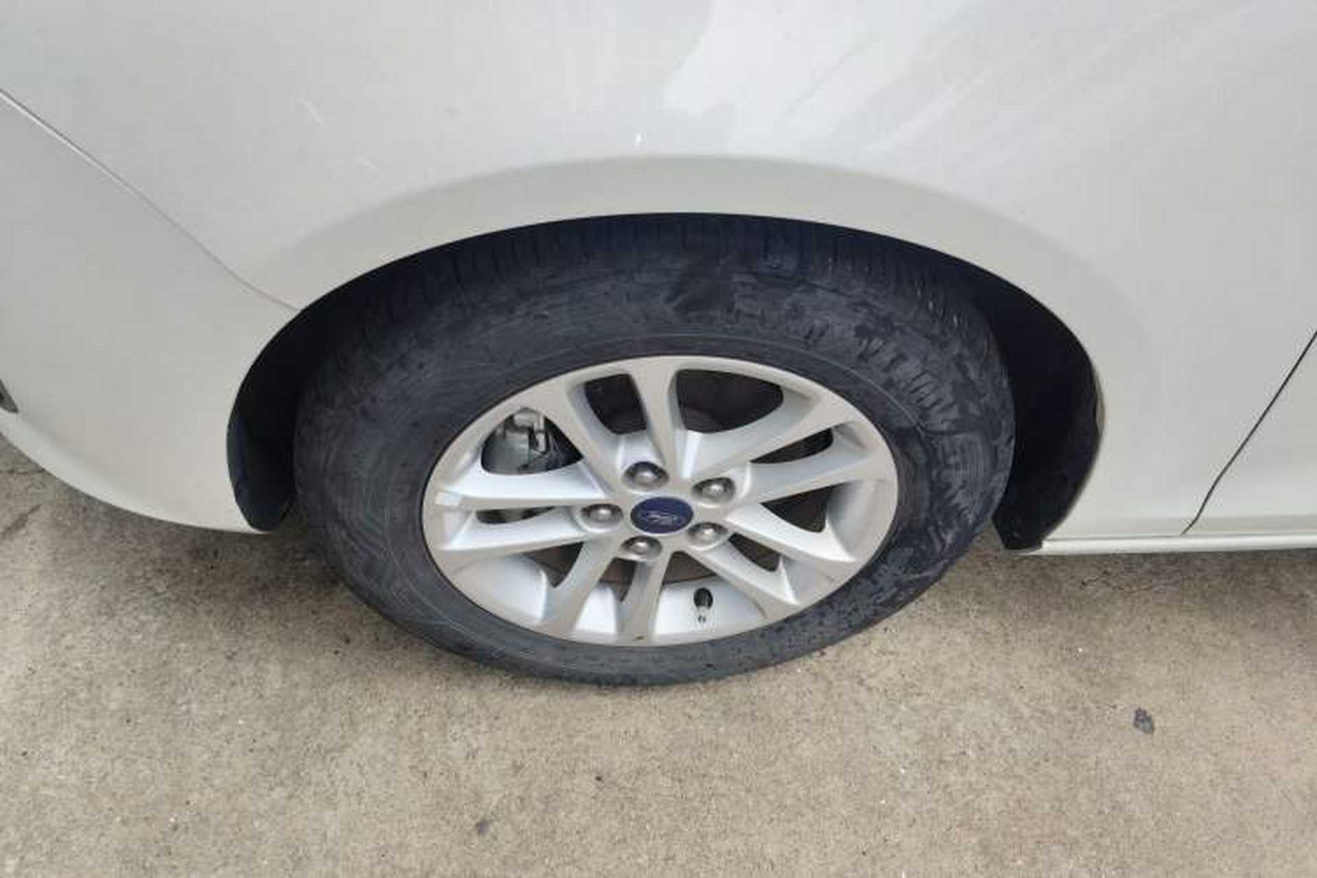Used Ford Escort 2019 Revised 1.5L Automatic ZhiXiang Version (Tire Pressure Monitoring) China VI Standard Left Front Wheel Hub