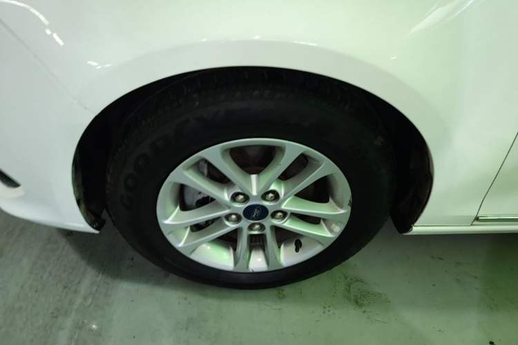 Used Ford Escort 2019 1.5L Automatic ZhiXiang Model Left Front Wheel Hub