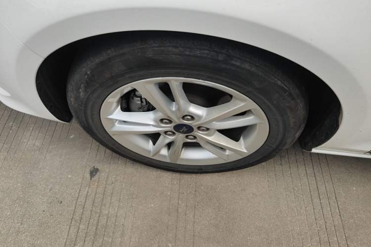Used Ford Escort 2019 Revised Version 1.5L Automatic Enjoyment Type China VI Standard Left Front Wheel Hub
