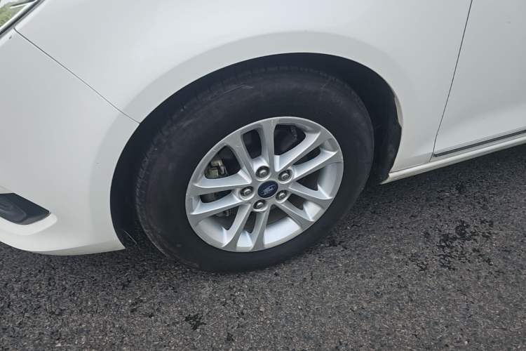Used Ford Escort 2019 1.5L Automatic ZhiXiang Model Left Front Wheel Hub