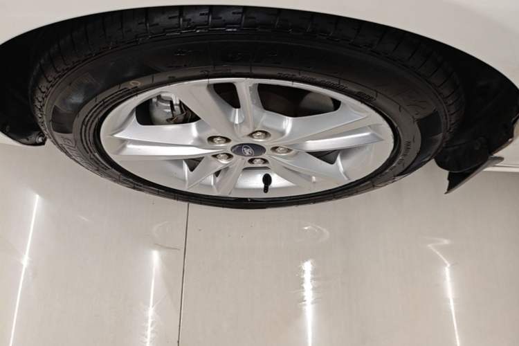 Used Ford Escort 2019 Revised Version 1.5L Automatic Enjoyment Type China VI Standard Left Front Wheel Hub