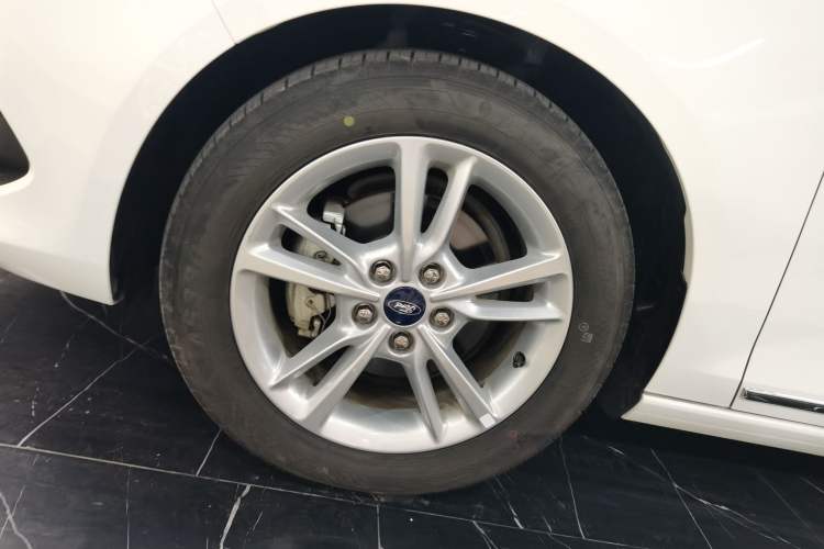 Used Ford Escort 2019 Revised Version 1.5L Automatic Enjoyment Type China VI Standard Left Front Wheel Hub